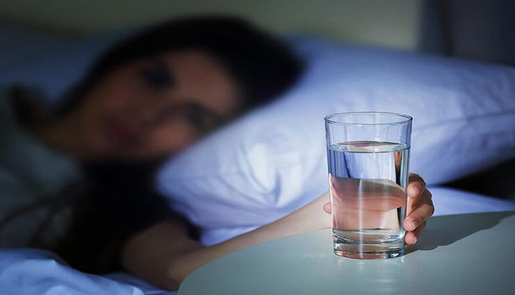 vastu tips in hindi,things near while sleeping,sleep according to vastu