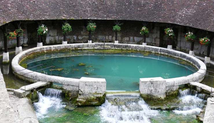 fosse dionne spring in france,fosse dionne spring mystery,natural mysteries,places,weird news