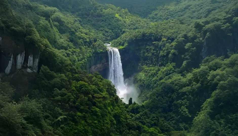 10 Beautiful Waterfalls To Visit in Goa