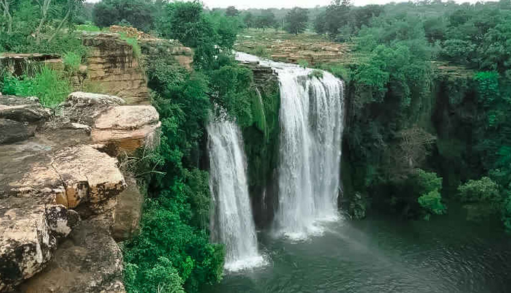 रेगिस्तानी राज्य की छवि को तोड़ने का काम करेंगे राजस्थान के ये 7 वॉटरफॉल्स, देते है मनमोहक नजारा