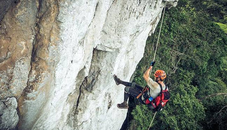 waterfall rappelling,places for waterfall rappelling in india,vihigaon waterfalls,kasara maharashtra,chelavara waterfalls,coorg karnataka,neer gaddu waterfalls,rishikesh uttarakhand,jogini waterfall,Manali Himachal Pradesh,kondana waterfalls,karjat maharashtra