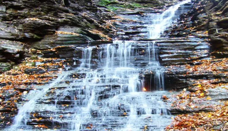 waterfalls around the world,bigar cascade falls,romania,eternal flame falls,usa,asik-asik falls,philippines,horizontal falls,australia,blood falls,antarctica,svartifoss,iceland
