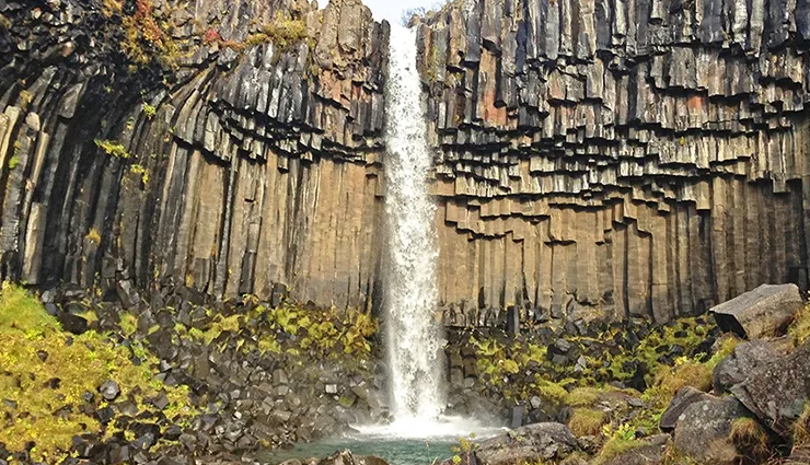 waterfalls around the world,bigar cascade falls,romania,eternal flame falls,usa,asik-asik falls,philippines,horizontal falls,australia,blood falls,antarctica,svartifoss,iceland