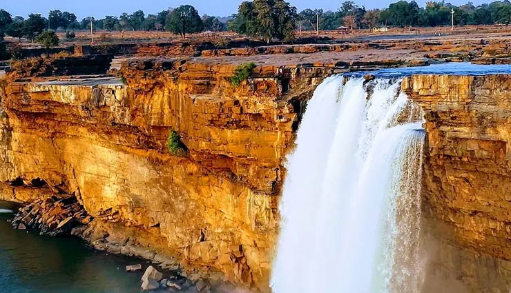 waterfalls in india,most beautiful waterfalls in india,india,jog falls,karnataka,nohkalikai falls,meghalaya,jang falls,arunachal pradesh,iruppu falls,coorg,athirappilly waterfall,kerala