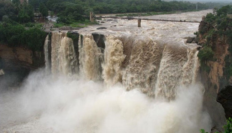 breathtaking waterfalls,waterfalls in karnataka,karnataka,kunchikal falls,barkana falls,jog falls,magod falls,belkal theertha falls