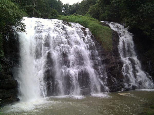 breathtaking waterfalls,waterfalls in karnataka,karnataka,kunchikal falls,barkana falls,jog falls,magod falls,belkal theertha falls