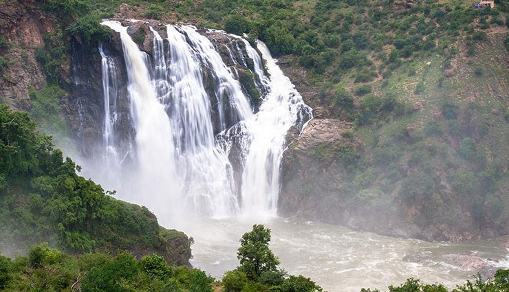 karnataka,waterfalls in karnataka,must visit in karnataka,abbey falls,hebbe falls,jog falls,sathodi falls,unchalli falls