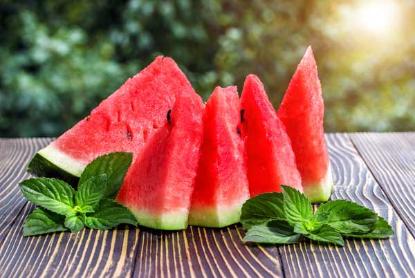 low calorie fruits,fruits,fruits for weight loss,watermelon,strawberry,papaya,peach,cucumber,Health tips,weight loss tips