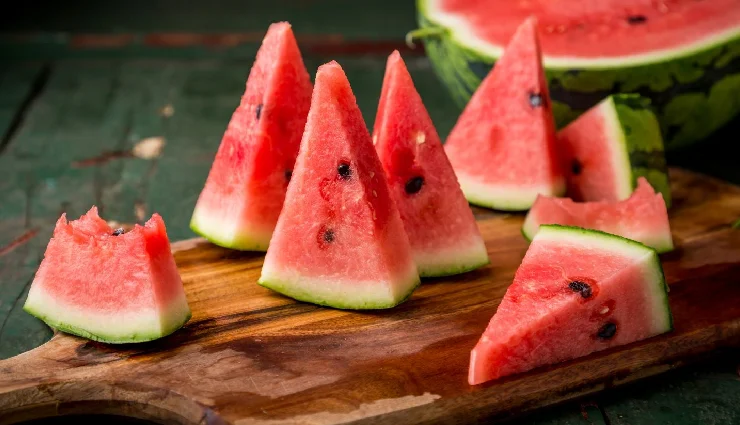 immunity-boosting fruits,fruits for strong immunity,natural ways to boost immunity,white blood cell health,fruits for disease prevention,healthy diet for immunity,immunity-boosting foods,immune system support,best fruits for immunity,daily immunity tips