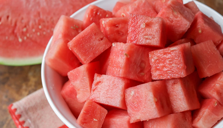 watermelon salsa recipe,refreshing salsa,summer salsa,watermelon recipes,fresh salsa,homemade salsa,easy salsa recipe,healthy appetizers,summer party food,fruit salsa