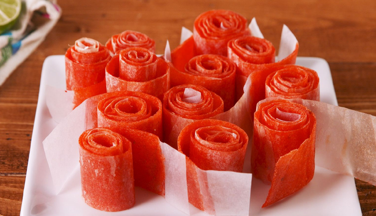 watermelon fruit roll-ups,homemade fruit roll-ups,healthy fruit snacks,watermelon recipes,kid-friendly snacks,homemade snacks for kids,easy fruit roll-up recipe,nutritious fruit snacks,healthy summer treats,homemade snack ideas,fruit leather recipe,watermelon roll-up snacks,refreshing summer snacks,homemade kid-friendly snacks,healthy snacking with watermelon