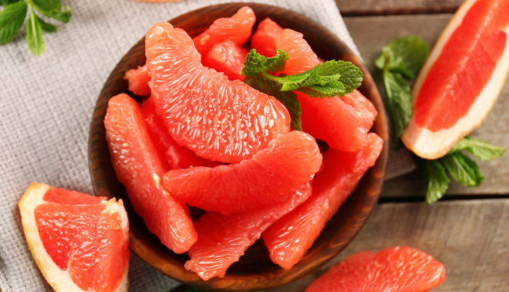 heat stroke prevention foods,hydration for preventing heat stroke,water-rich fruits for heat stroke prevention,electrolyte-rich foods for heat safety,cooling foods to prevent heat stroke,leafy greens for hydration,herbal teas for cooling down,preventing heat illness with hydration,foods to prevent sunstroke,summer foods for staying cool