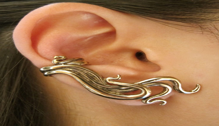 ये ट्रेंडी इयरकफ इयररिंग्स बनाएँगे आपको स्टाइलिश और देंगे कूल लुक