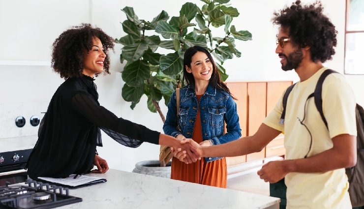 stop chasing women,attracting the right woman,meaningful relationships,emotional reasons for chasing,dating advice for men,healthy relationships,dating habits,stop playing games in relationships,building confidence in dating,psychology of chasing women