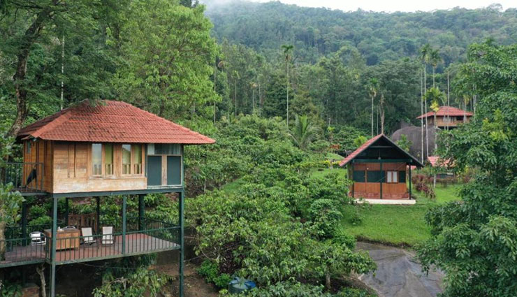 places to visit in kerala in october,kerala october destinations,best places to visit in kerala,alleppey backwaters,kochi attractions,munnar hill station,kerala travel guide,wayanad wildlife,varkala beaches,periyar wildlife sanctuary,october travel kerala,kerala tourism,must-visit kerala in october,best time to visit kerala,kerala sightseeing in october