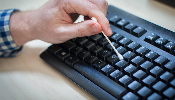 keyboard cleaning tips,household tips,tips to keep keyboard dust free,tips to clean keayboard
