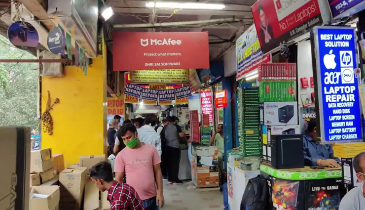 markets of delhi to buy electronics,holidays,travel,tourism