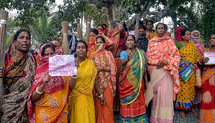 संदेशखाली की दो महिलाओं ने बलात्कार की शिकायत वापस ली, कहा खाली कागज पर हस्ताक्षर करवाए