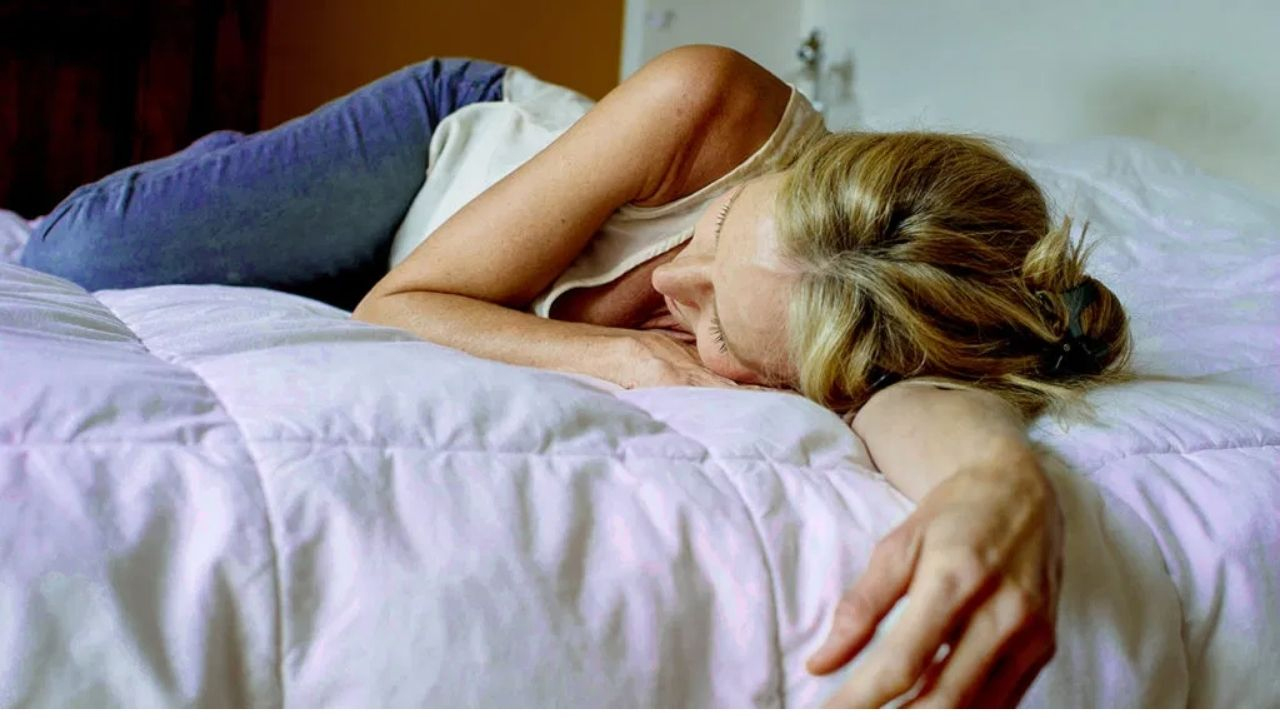 aloe vera juice side effects,excessive consumption of aloe vera juice,negative effects of drinking too much aloe vera juice,aloe vera juice drawbacks and risks,side effects of overconsumption of aloe vera juice,adverse reactions to drinking excessive aloe vera juice,aloe vera juice and its potential health risks,health complications from consuming too much aloe vera juice