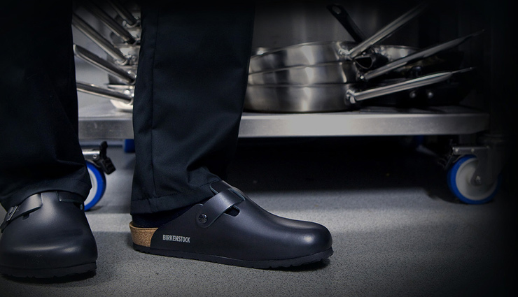 wearing footwear at these places not allowed,astrology tips