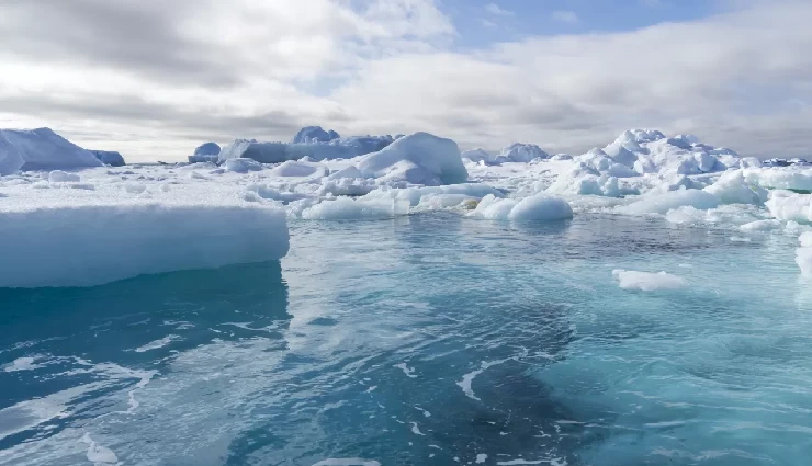 antarctica travel guide,antarctica tourist attractions,places to visit in antarctica,wildlife in antarctica,glaciers and icebergs,antarctica adventure travel,penguins and whales,nature trips antarctica,white continent exploration,antarctica bucket list