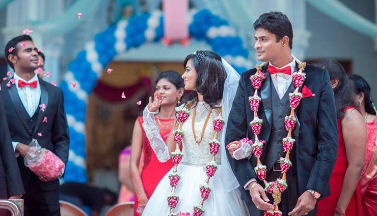 शादी पर आपकी पर्सनालिटी में निखार लाती है वरमाला, ट्राई करें ये 6 खूबसूरत डिजाइन garlands,flowers,bride and groom,wedding day,fashion tips,fashion,trendy garlands