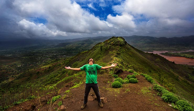 बरसात के दिनों में लेना चाहते हैं वीकेंड का मजा, बनाए दिल्ली के पास की इन 4 जगहों का प्लान