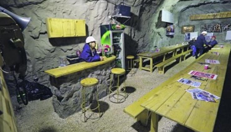 weird news,weird cafe,weird restaurant,cafe run 400 meter deep in earth,underground restaurant