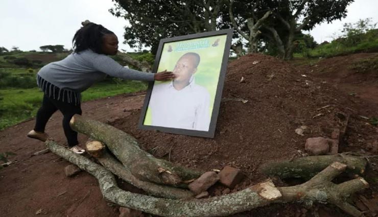 इंश्योरेंस कंपनी के मौत का प्रमाण मांगने पर, परिजनों ने लाश पहुंचा दी ऑफिस