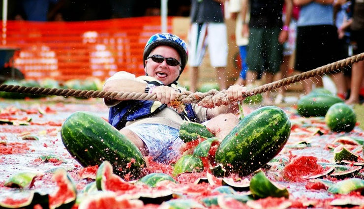 अपने अनोखेपन के लिए जाने जाते हैं दुनिया के ये 5 अजीबोगरीब फेस्टीवल