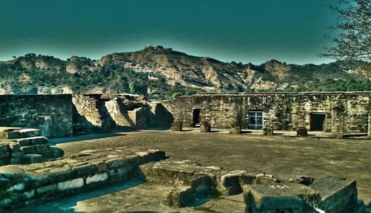 weird news,weird information,oldest fort of india,kangra fort ,अनोखी खबर, अनोखी जानकारी, सबसे पुराना किला, कांगड़ा किला