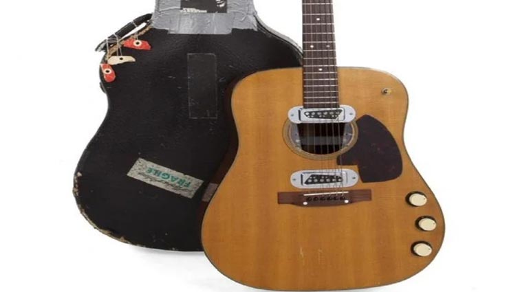 इस गिटार की कीमत इतनी कि सुनकर ही आने लगेंगे चक्कर, खरीद सकते हैं 2-3 छोटे हवाई जहाज weird news,weird guitar,worlds most expensive guitar,guitar of kurt cobain