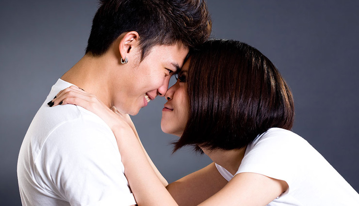 रिश्तों में मजबूती लाती हैं कम बोलने और ज्यादा सुनने की आदत listening more strengthens relationships,speaking less strengthens relationships,tips to strengthen relationship,relationship tips,mates and me