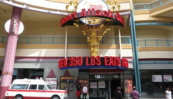 weird restaurants to visit around the world,weird restaurants,modern toilet,taipei,taiwan,heart attack grill,las vegas,nevada,ninja new york,new york,dans le noir,london,england,the airplane restaurant,colorado springs,colorado,fritzs railroad restaurant,multiple locations,kansas and missouri