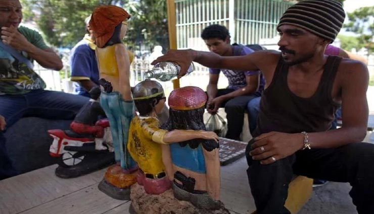 weird news,weird ritual,santos malandros,venezuela,pray for protection