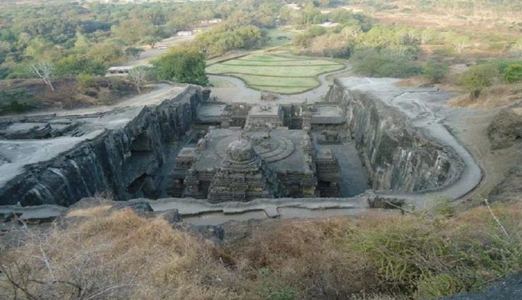 tourist place,indian tourust place,kailash temple in ellora,largest rock cut hindu temple