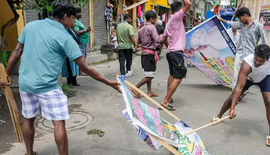 चुनाव बाद बंगाल में बढ़ा खूनी संघर्ष, 6 लोगों की मौत से सुलगा सियासी माहौल; किस पार्टी को हुआ सबसे ज्यादा नुकसान?