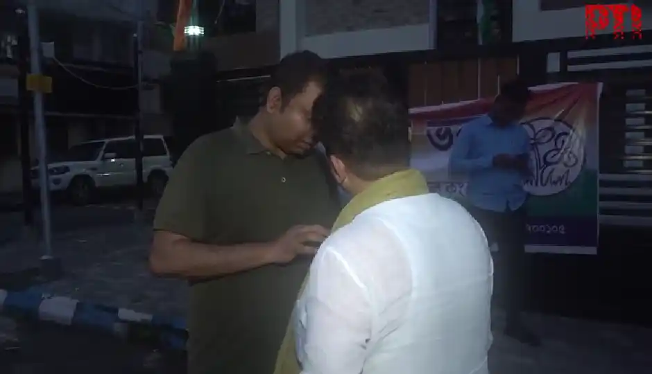 ममता बनर्जी के लिए नई चुनौती! बागी नेताओं ने TMC मुख्यालय पर जमाया डेरा, बोले- अब यहीं से चलेगा पार्टी का काम