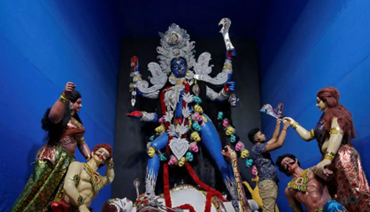 festivals in west bengal,west bengal,saraswati puja,durga puja,lakshmi puja,kali puja,bhai phota