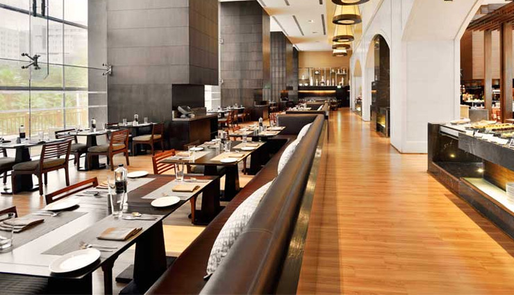 rocking nightlife in hyderabad,hyderabad,night life,best place in hyderabad for night out,vertigo,the high life,over the moon,klub trinity kitchen and lounge,bpm,mix,the westin,holidays,travel