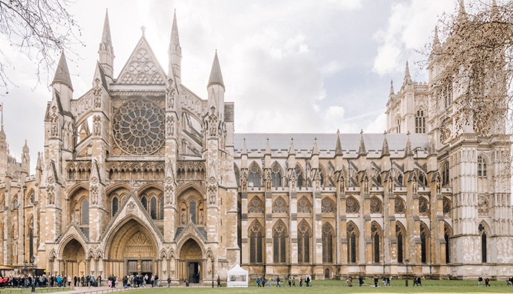 london,london travel,tourist places in london,london travel,iconic ferris wheel,tower of london,british museum,madame tussauds london,royal observatory,westminster abbey,travel,travel guide,holidays in london