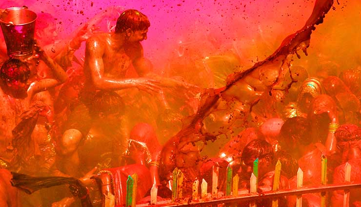 toxic hoil color,holi,skin care during holi,safe holi,holi color,skin care tips,skin care,skin beauty