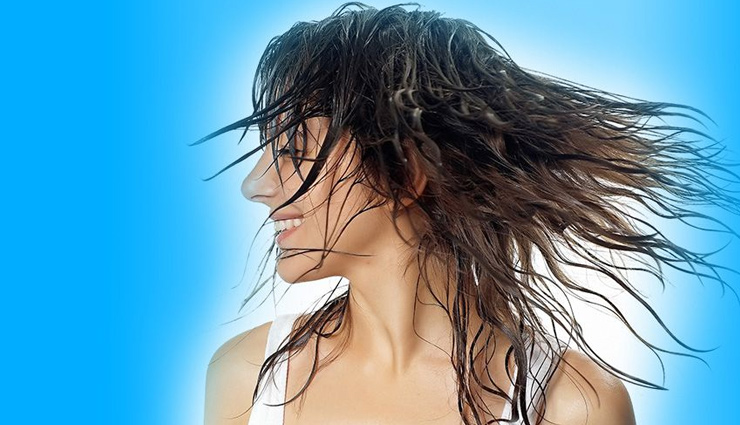 गिले बालों में भी आप दिख सकती है कूल इन 6 हेयरस्टाइल की मदद से wet hair,wet hairstyle,hairstyle,hairstyle tips,simple beauty tips,quick beauty tips