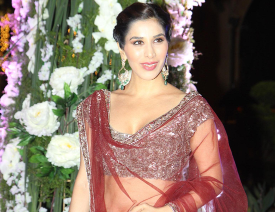 When Sophie Uploaded a Picture at Mosque