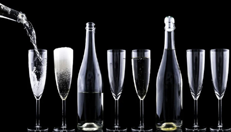 अब कांच की नहीं बल्कि कागज की बोतल में मिलेगी शराब