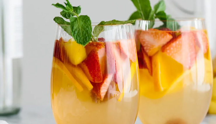 white sangria with mango and berries,white sangria with mango and berries recipe,hunger struck,food