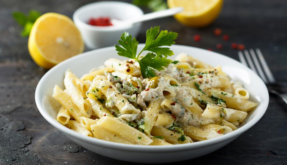 Creamy Cafe Style White Sauce Pasta Recipe