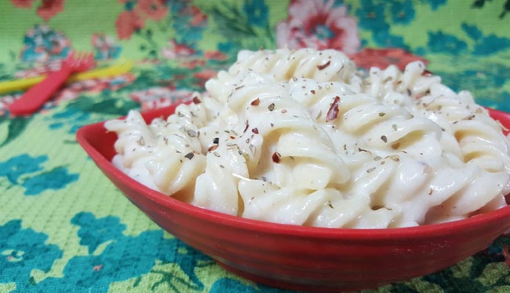 लॉकडाउन रेसिपी : मिनटों में तैयार होगा वाइट सॉस पास्ता