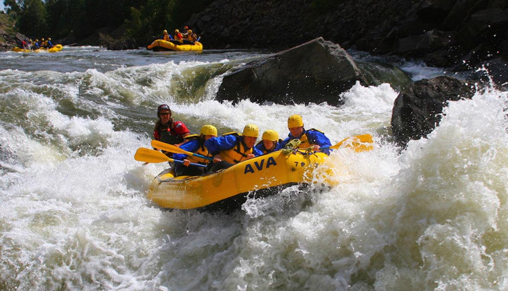 adventure sports around the world,dangerous sports in the world,dangerous sports in the world,base jumping,heli-skiing,scuba diving,street luge,white-water rafting