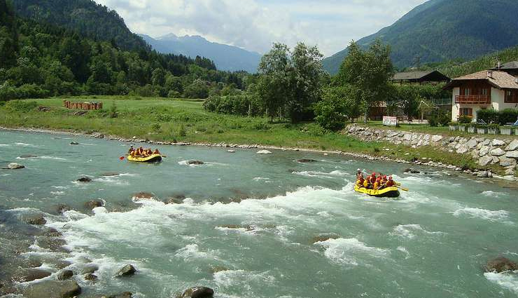 white water rafting,places for white water rafting,white water rafting around the world,colorado river through the grand canyon,arizona,zambezi river,zambia,futaleufu river,chile,noce river,italy,north johnstone river,australia,coruh river,turkey